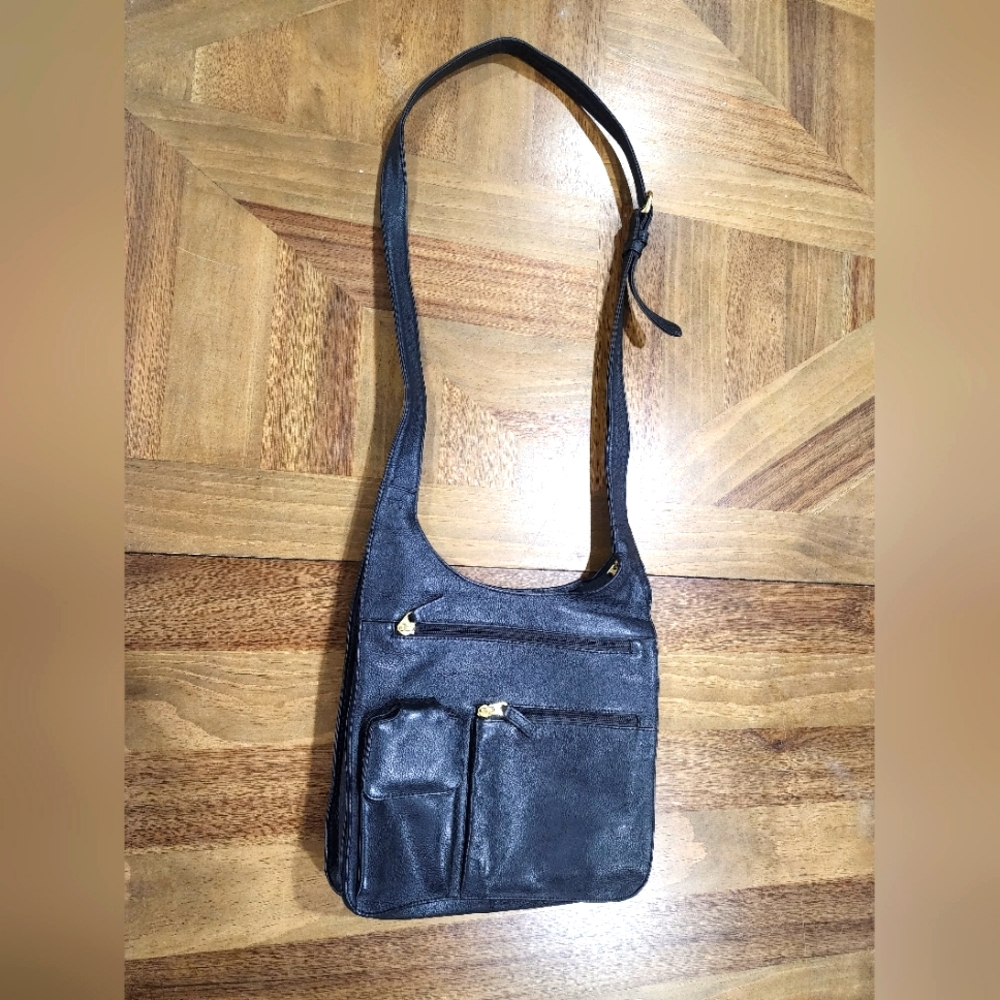 JPOurse Black Leather Inner Pockets Lined Casual Adjustable Strap Crossbody Bag